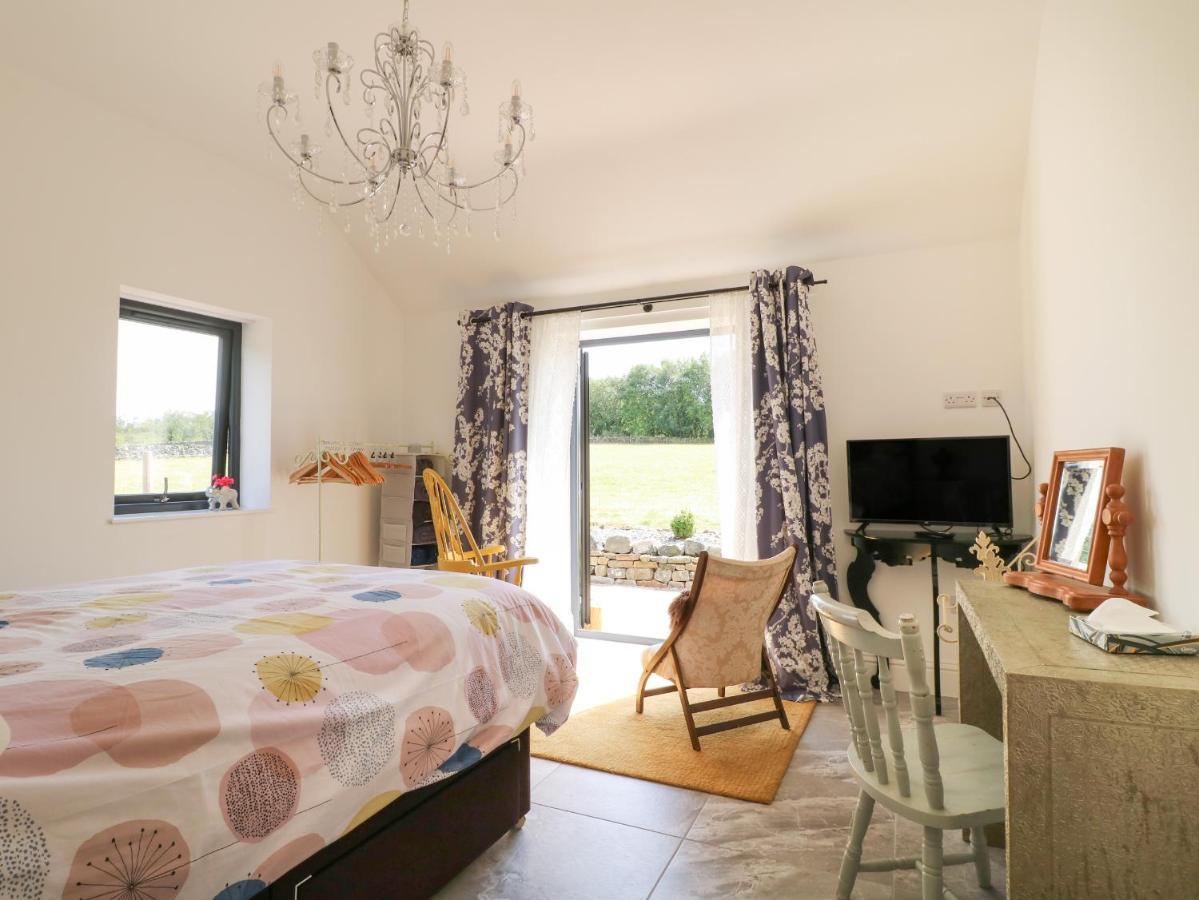 The Cottage Chesterfield Bagian luar foto