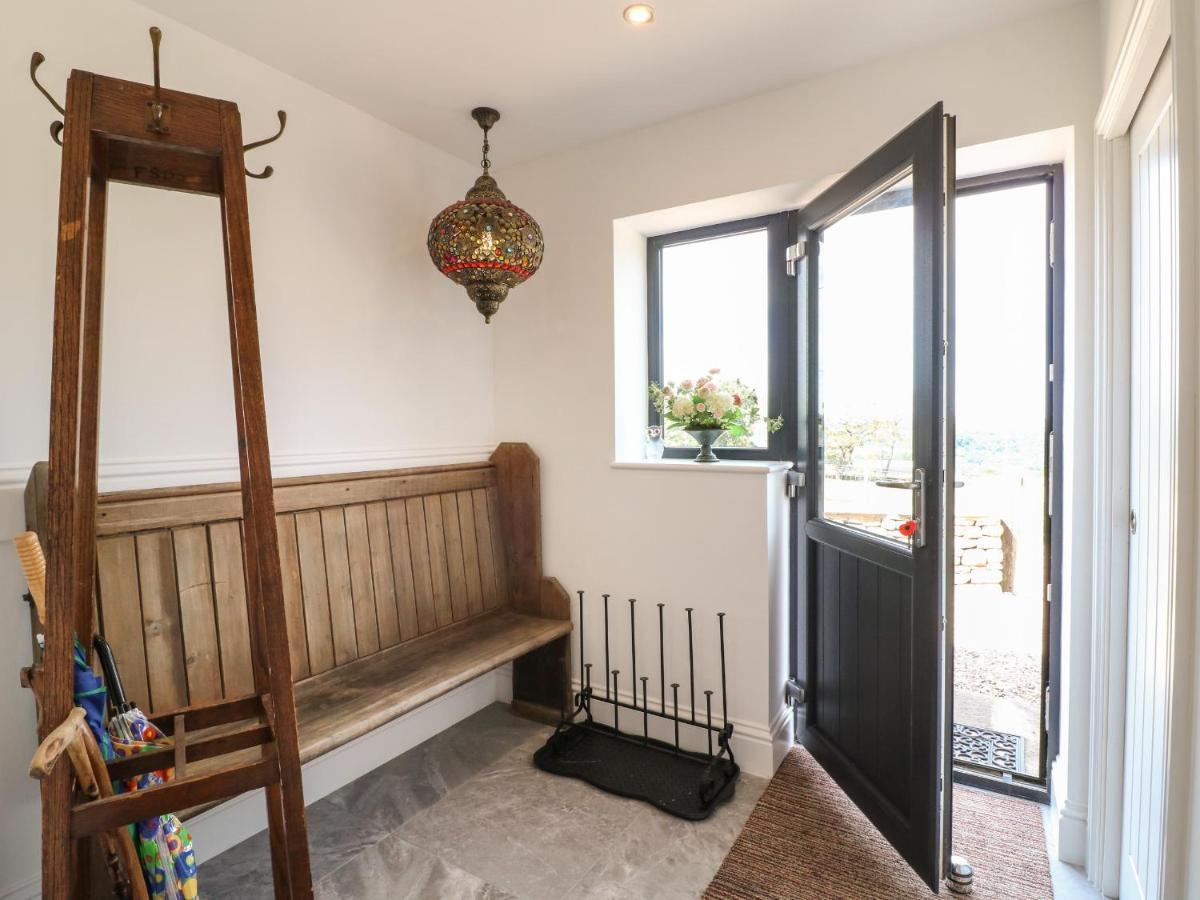 The Cottage Chesterfield Bagian luar foto